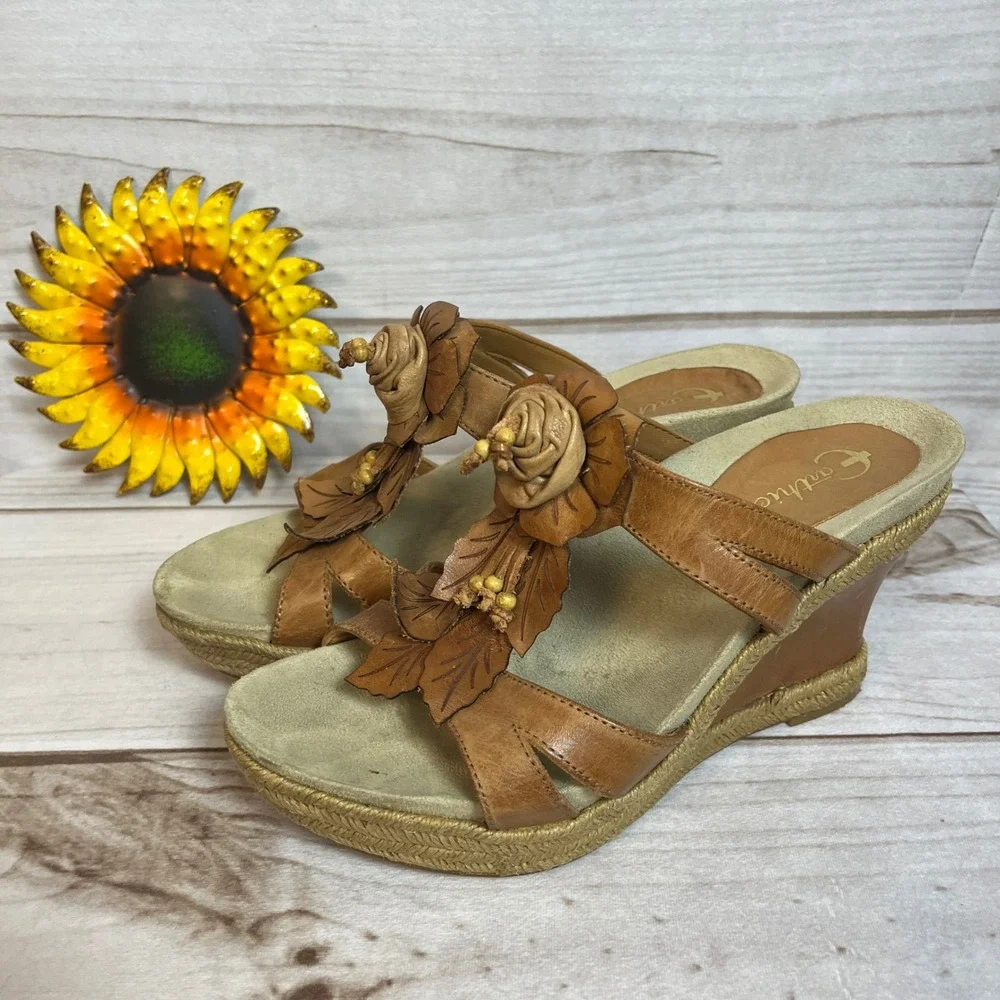 Earthies Tan Leather Floral Wedge Sandals Boho Espadrille 9B Shoes